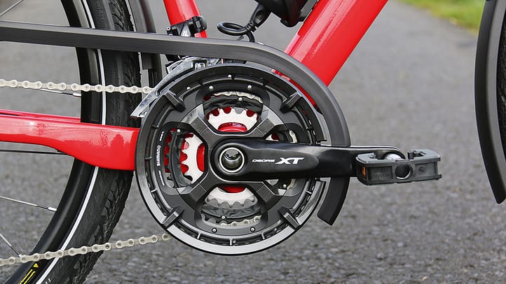 Unusual: 3-speed chainring at the front